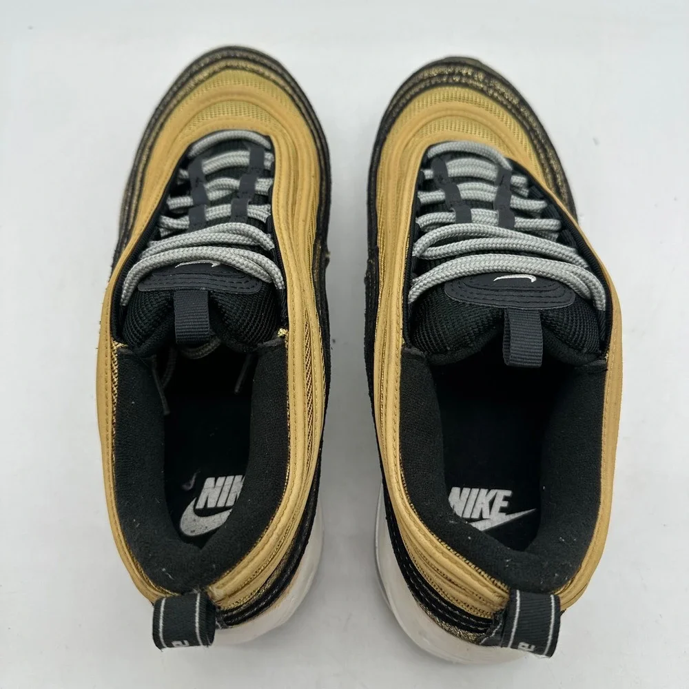 Nike metallic silhouette